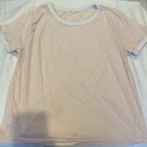 Light pink T-shirt! Good condition